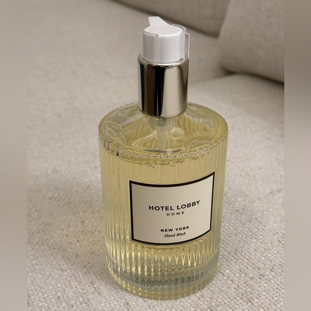 Hotel Lobby Soap, New York scent, NEW IN BOX!